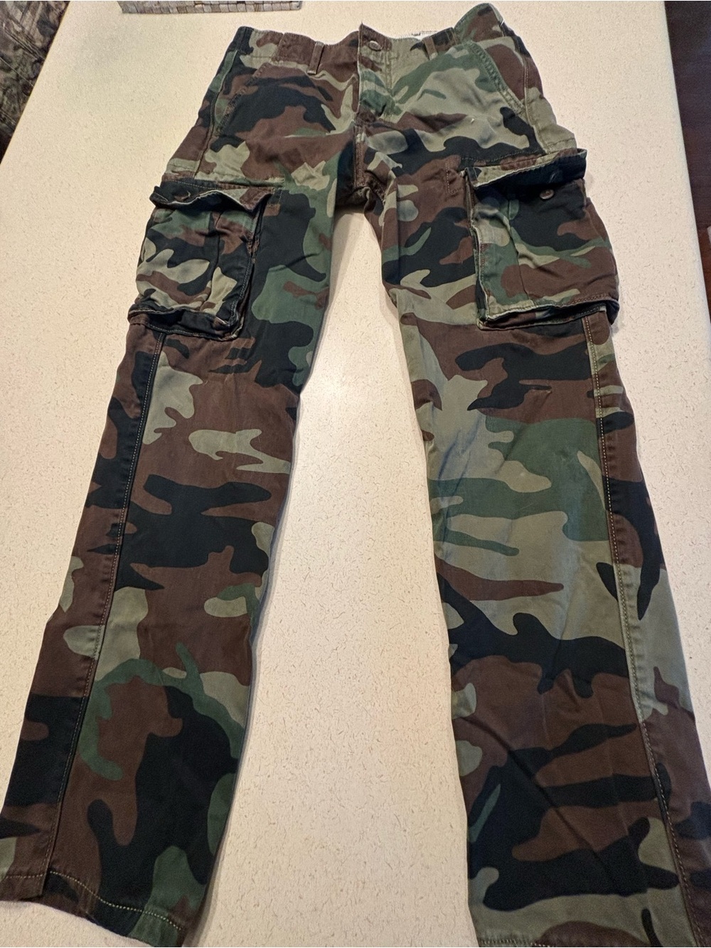Levi Men's W28 L 32 Camouflage Cargo Pants - Green Camo